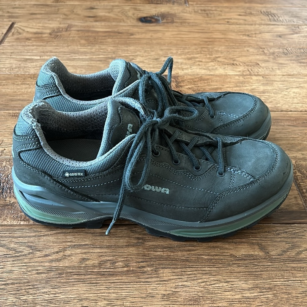 Lowa Renegade GTX Lo Hiking Boots Shoes Graphite Jade Womens Size 8.5 Vibram - Picture 3 of 12